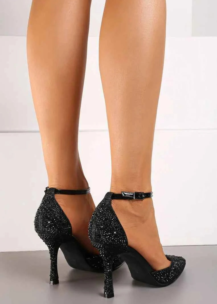 Crne štikle na tanku petu