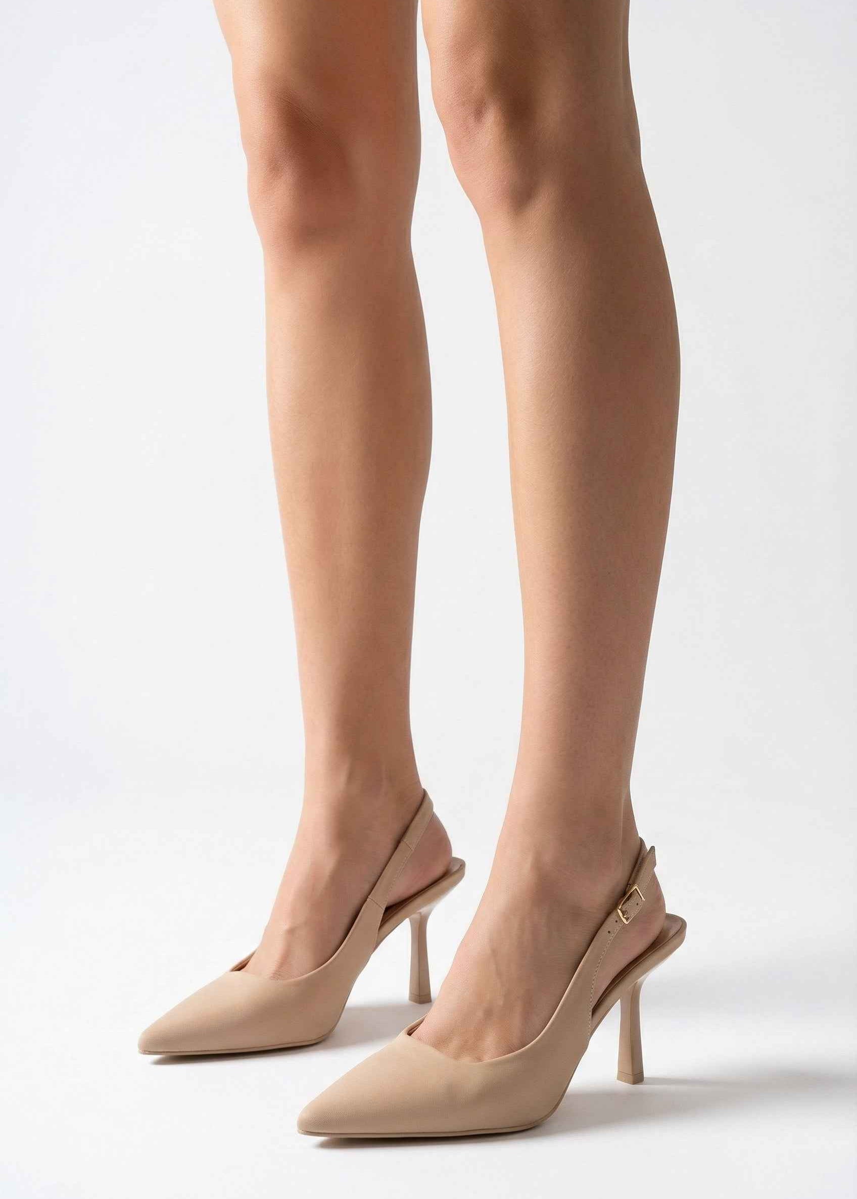 Bež štikle na tanku petu