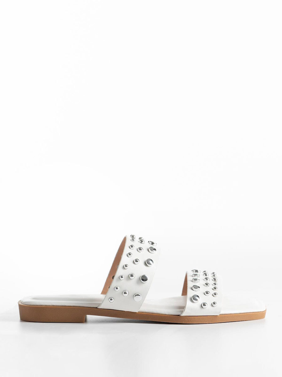 White flat slippers