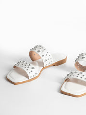 White flat slippers