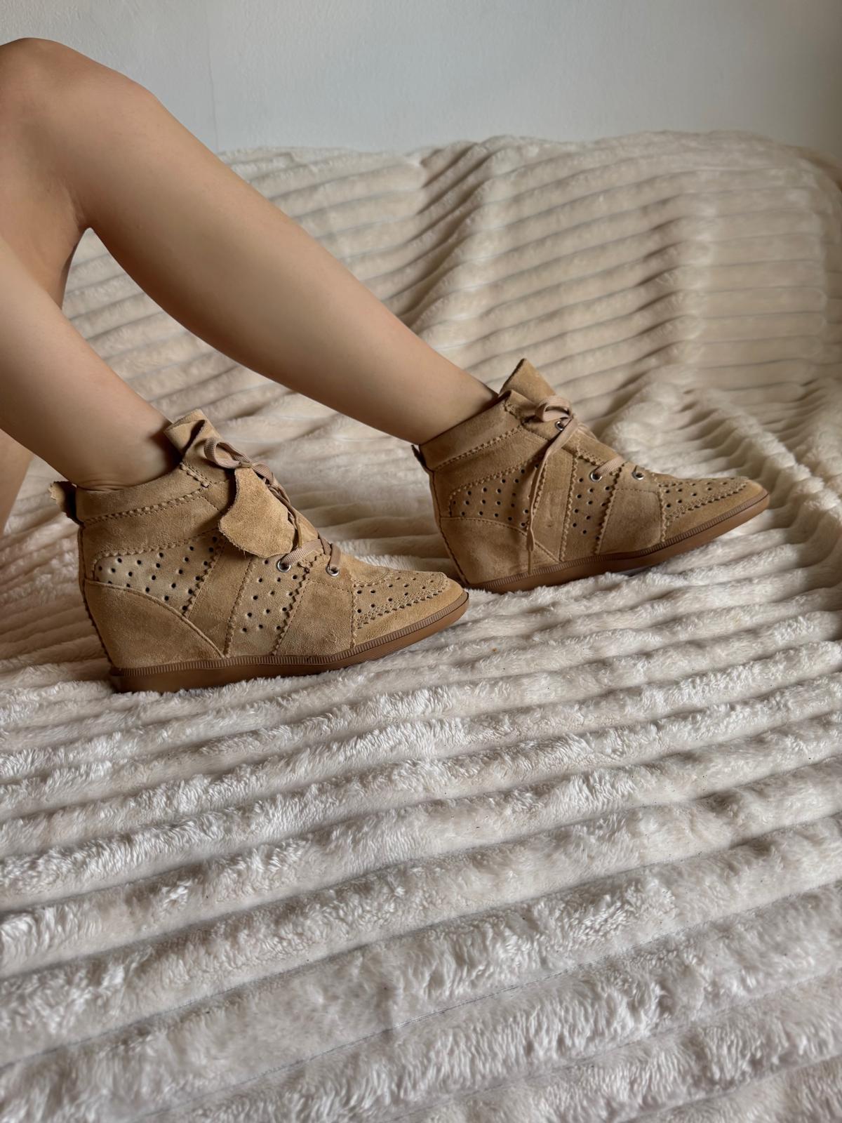 Beige genuine leather sneakers