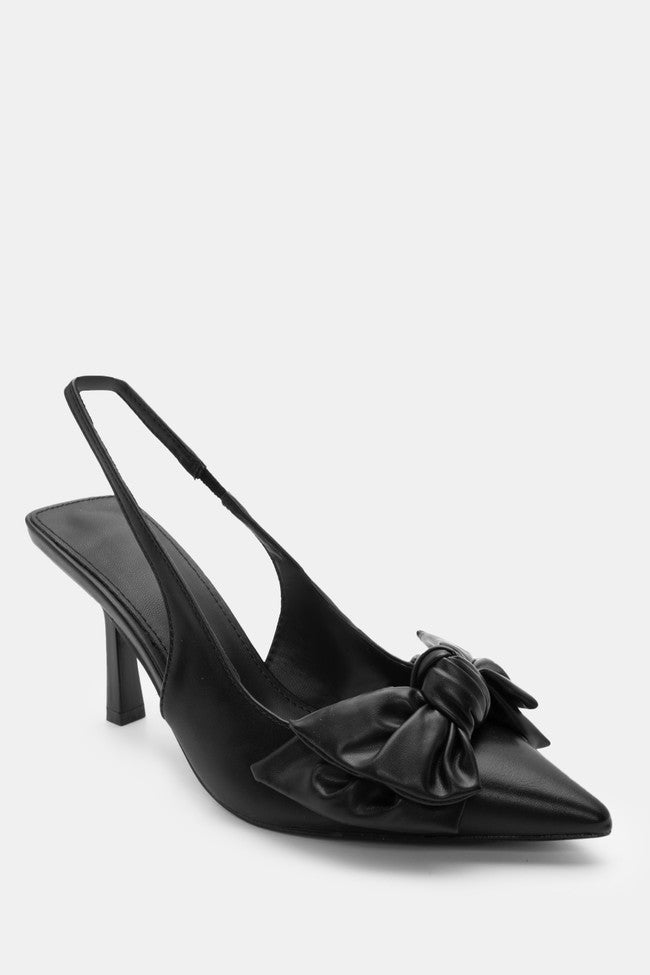 Black heels on a thin heel