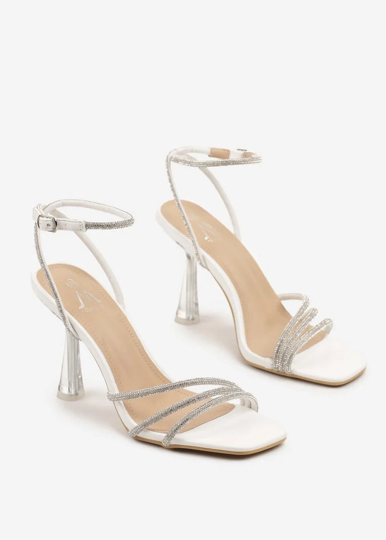 Bijele sandale na tanku petu - Cipelice