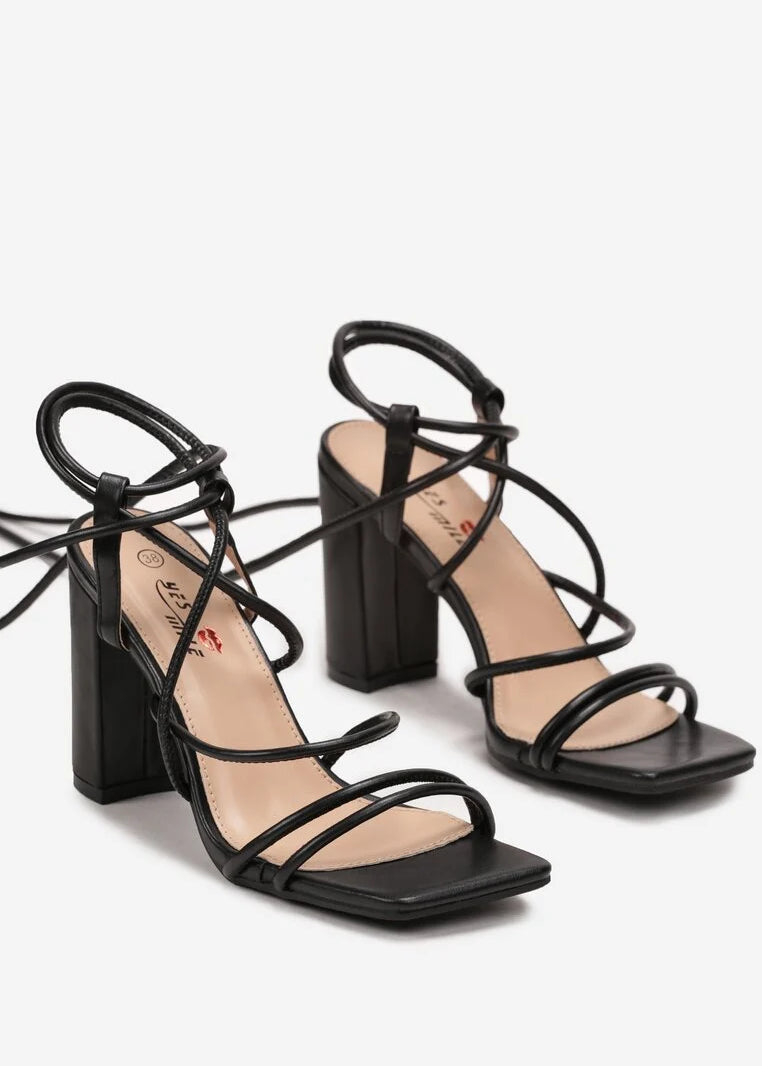 Crne sandale na blok petu - Cipelice