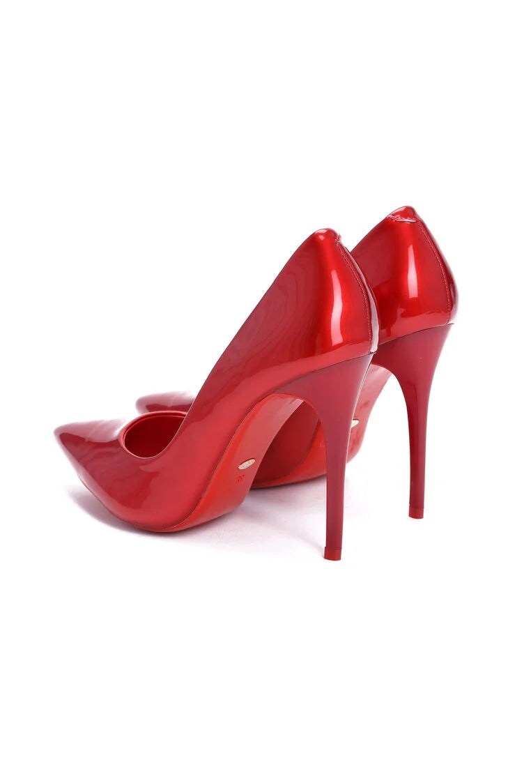 Red pumps with thin heels