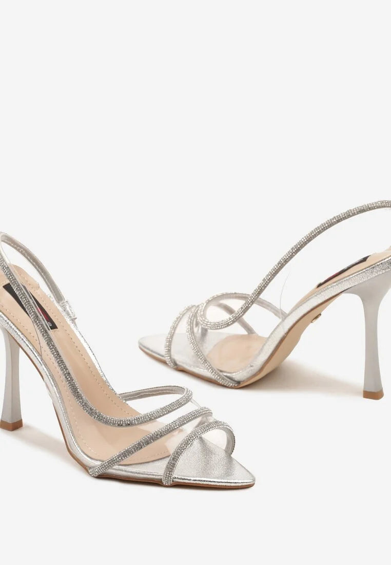 Silberne Sandalen mit dünnem Absatz