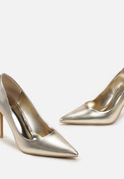 Gold pumps with a thin heel