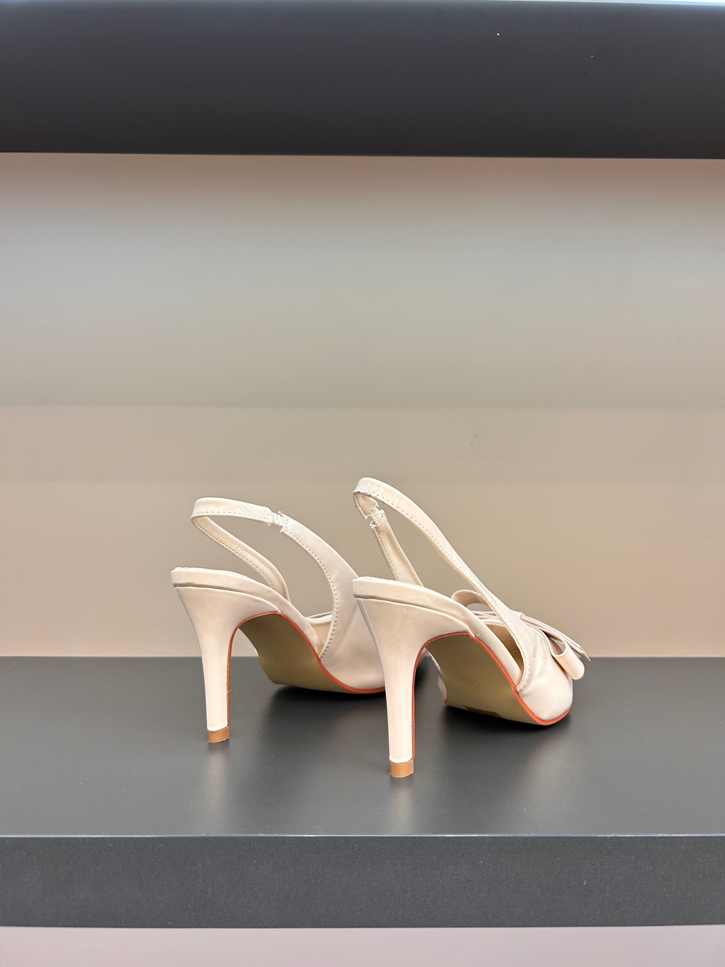 Black heels on a thin heel