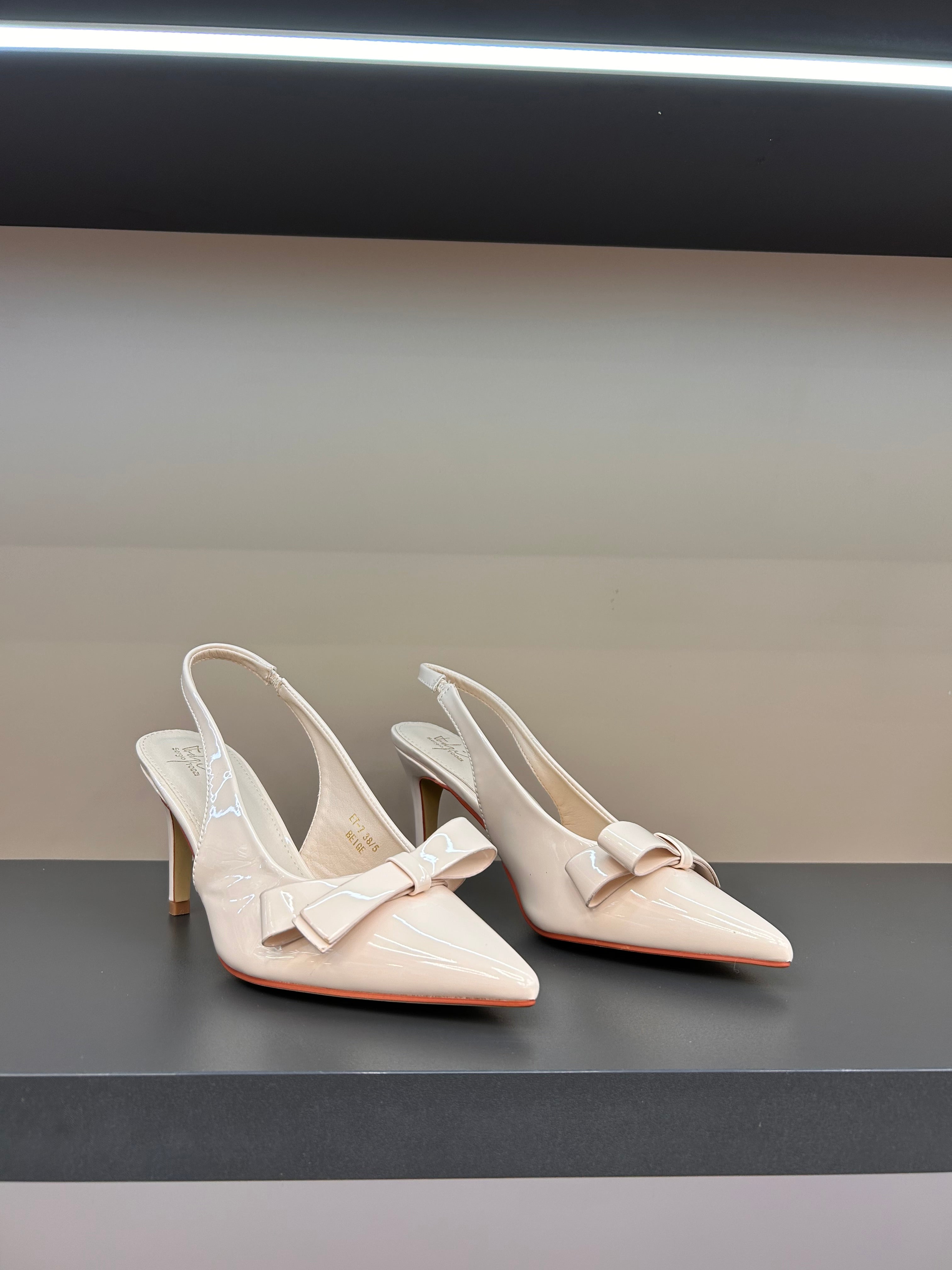 Black heels on a thin heel