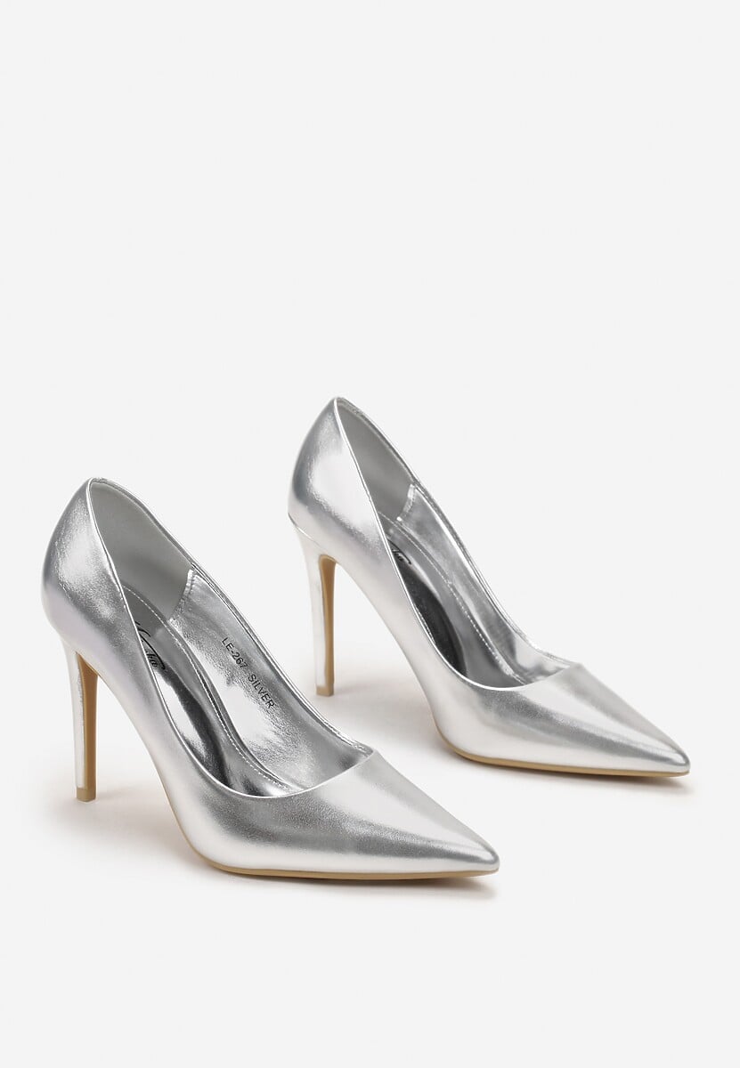 Silver pumps with thin heels