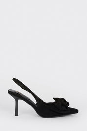 Black heels on a thin heel