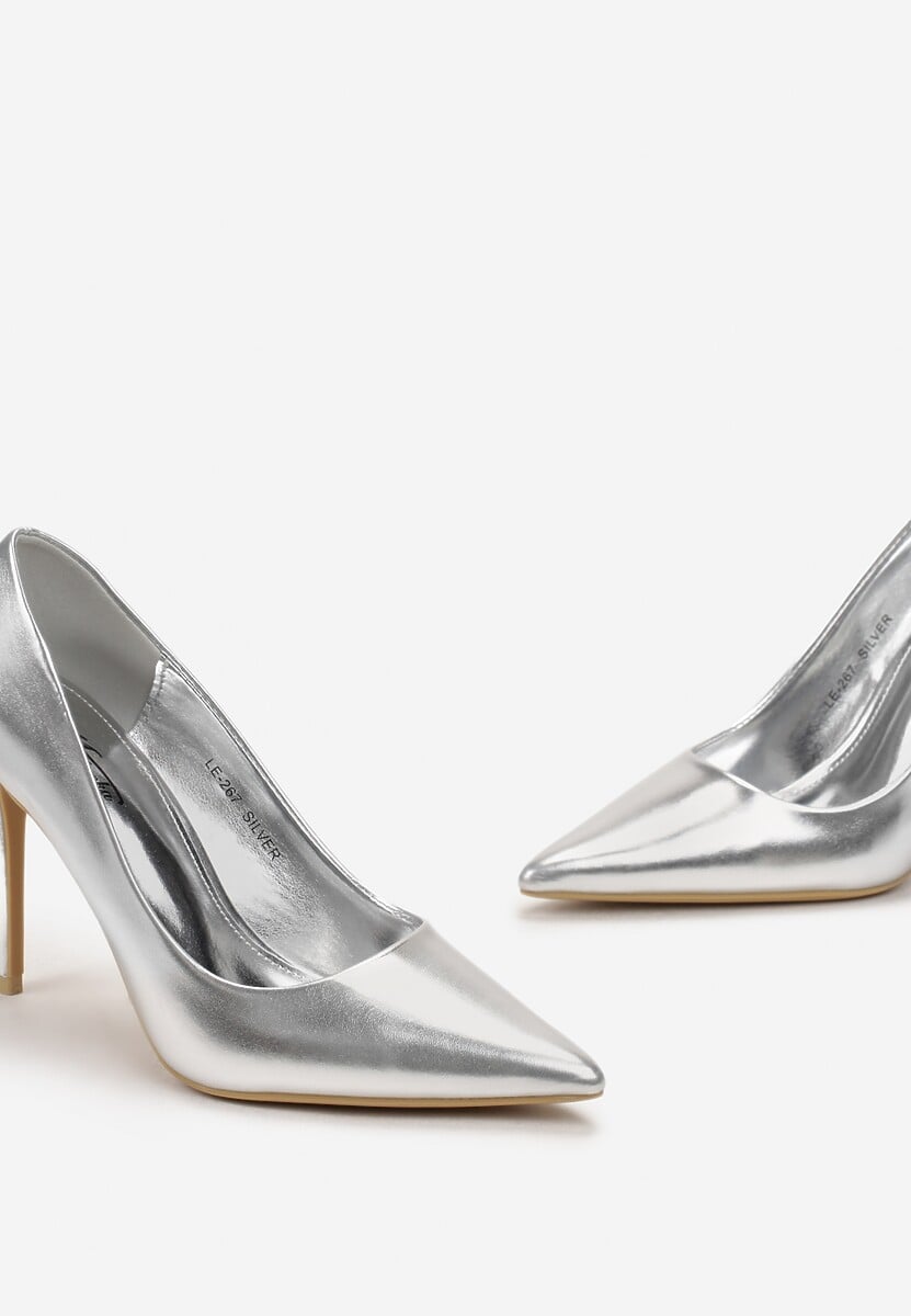 Silver pumps with thin heels