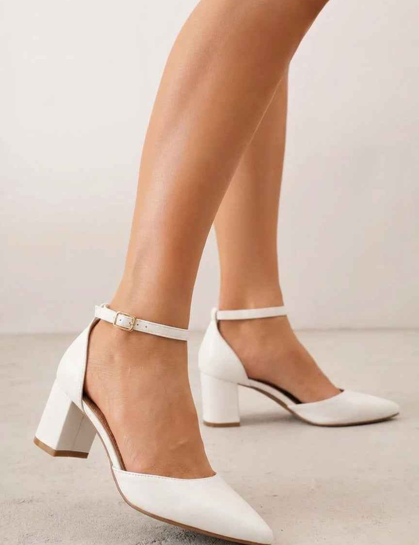 Bijele sandale na blok petu