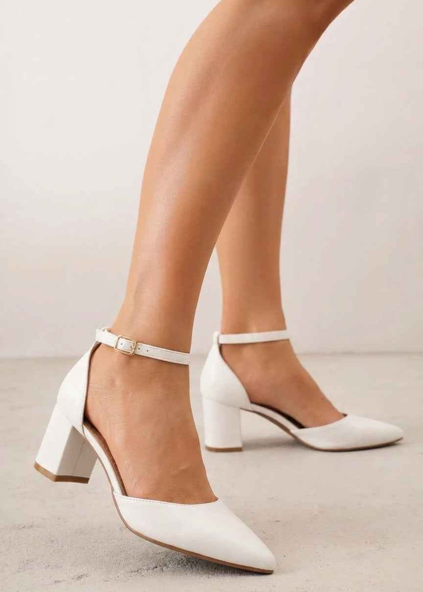 Bijele sandale na blok petu