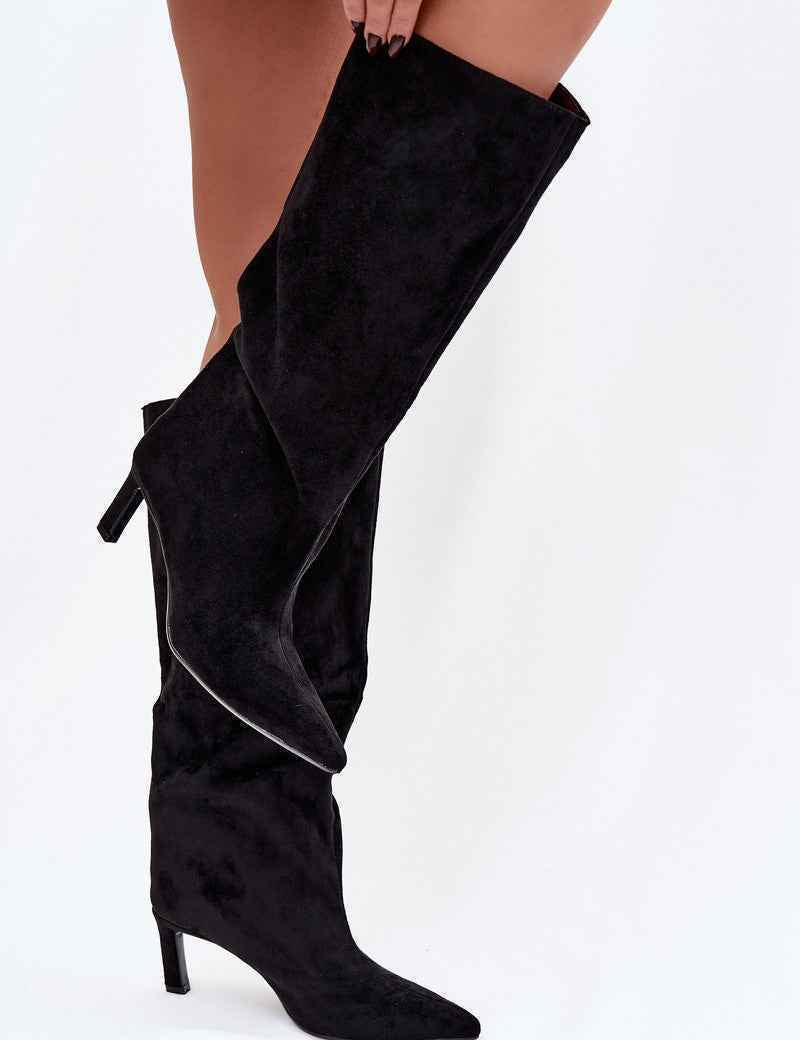 Crne čizme na tanku petu