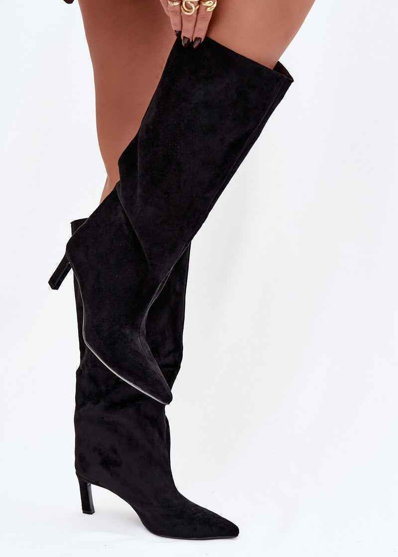 Crne čizme na tanku petu