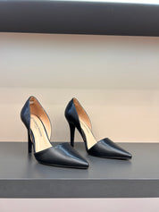 Beigefarbene Lounge-Schuhe mit dünnem Absatz