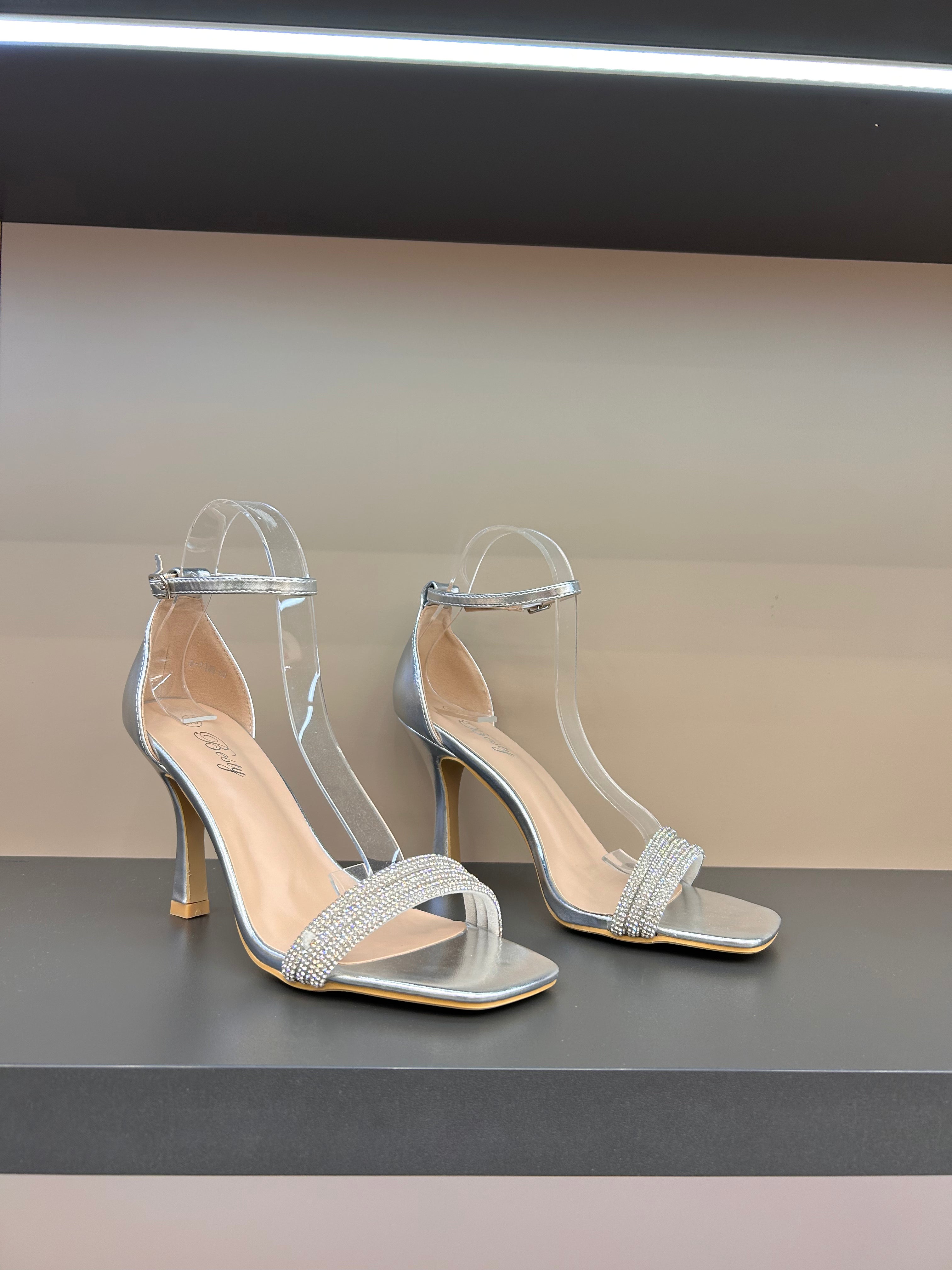 Black sandals with thin heels