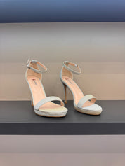 Champagne sandals with thin heels