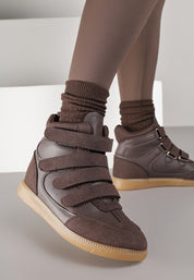 Brown sneakers with Velcro