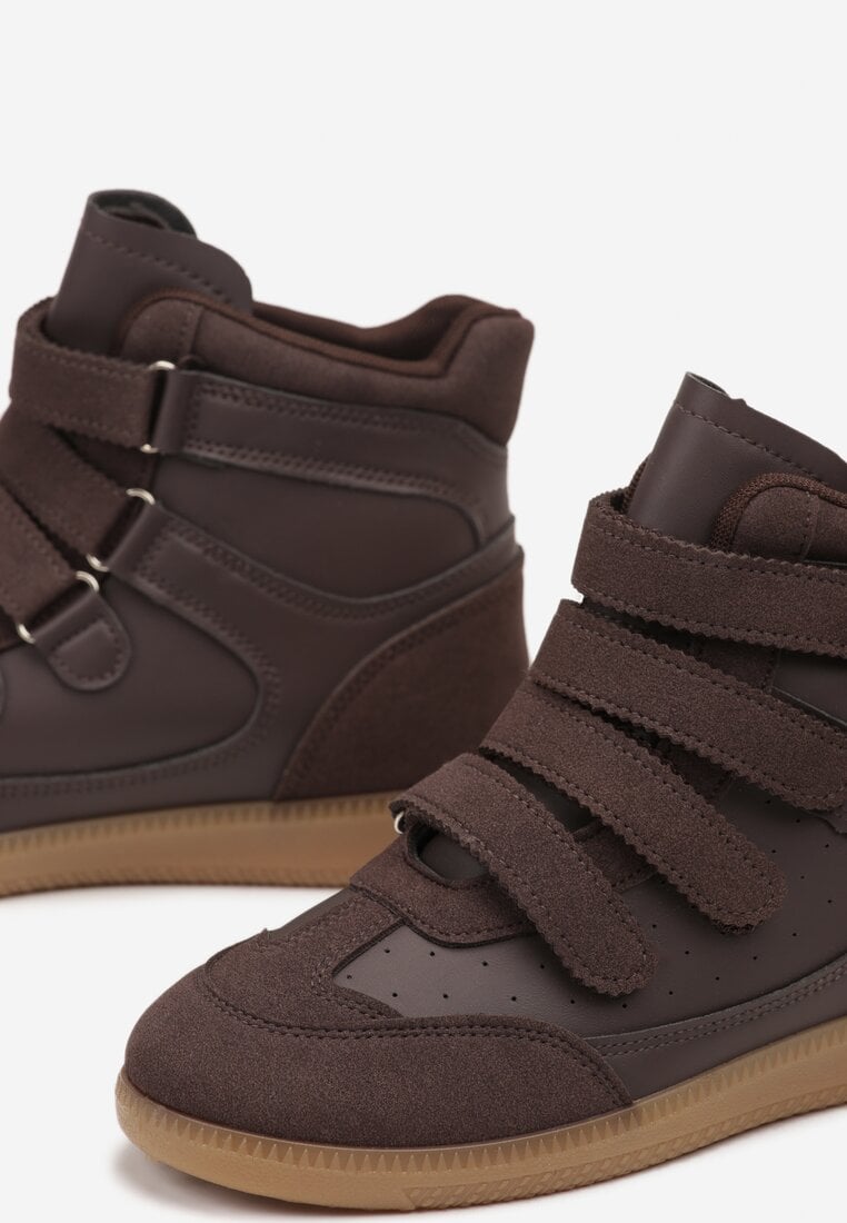 Brown sneakers with Velcro