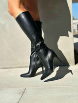 Črni škornji na tanko peto