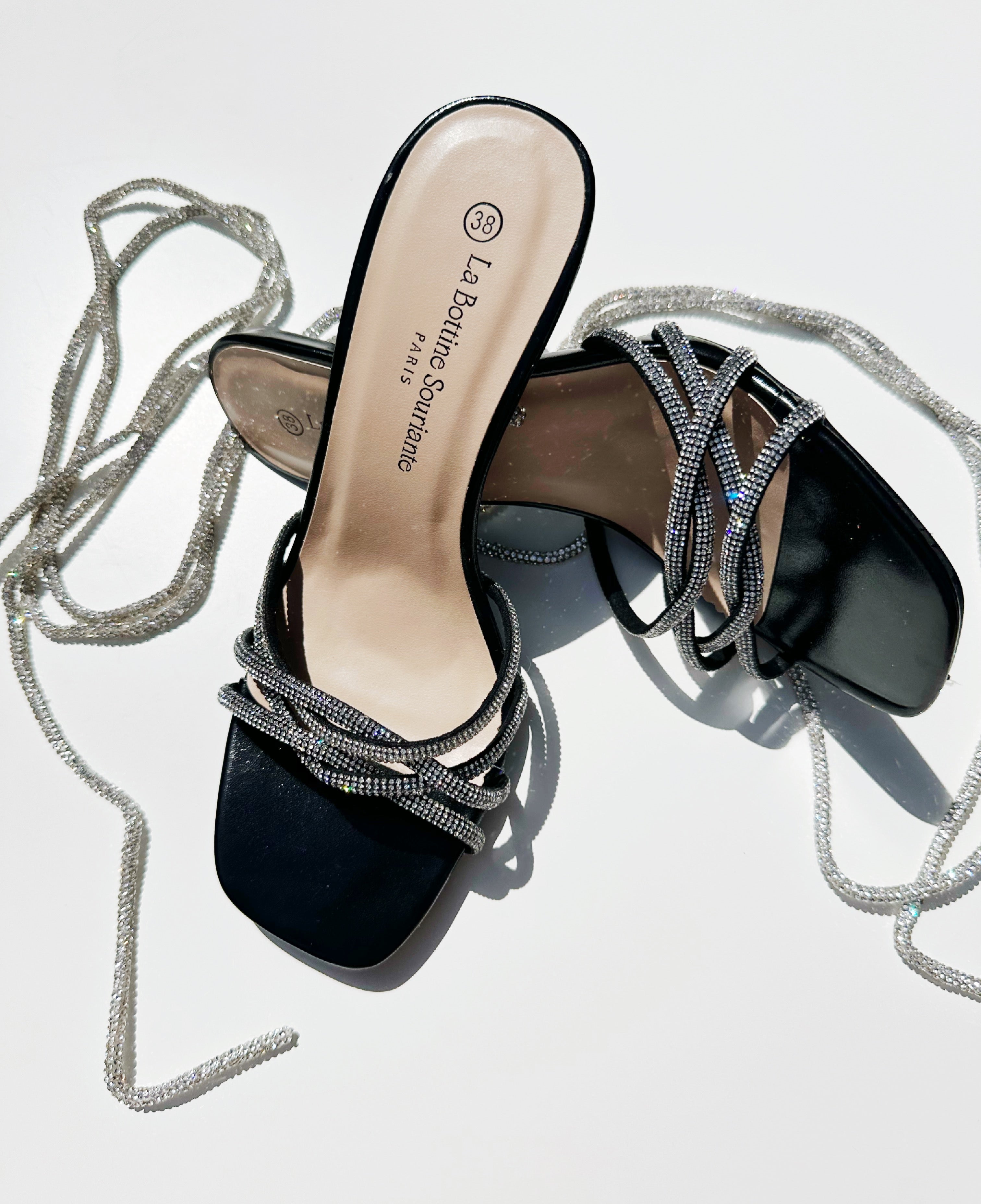 Crne sandale na tanku petu - Cipelice