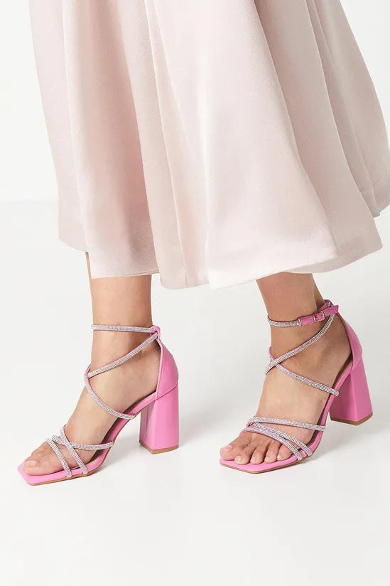 Pink sandale na blok petu