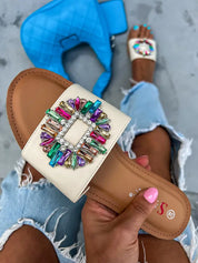 Beige flat slippers