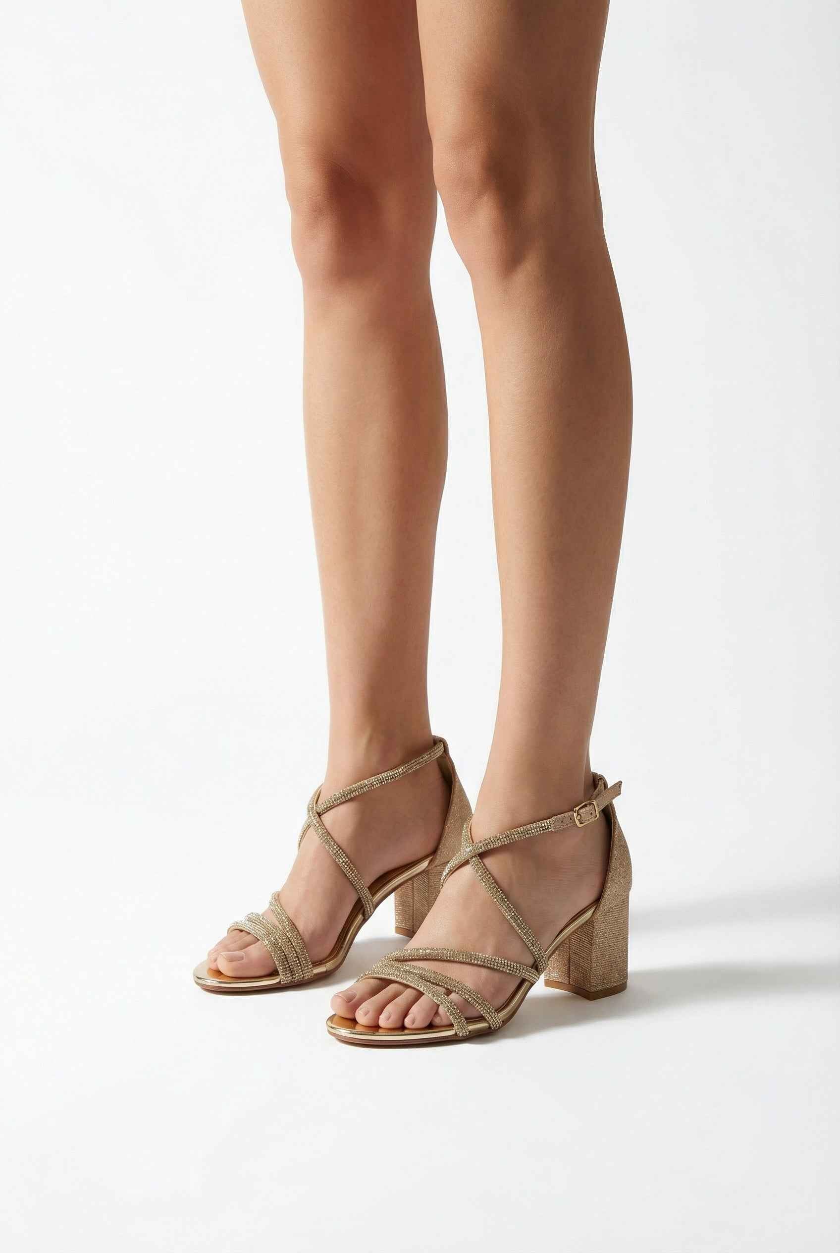 Zlatne sandale na blok petu