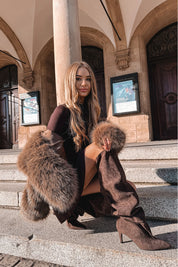 Smeđe brušene čizme na tanku petu