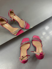 Fuchsia sandale na tanku petu