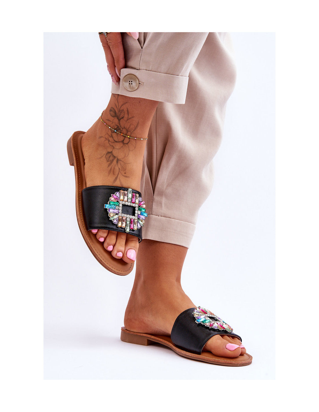 madingi-moteriski-sandalai-su-puosmena-black-halsey_1.jpg