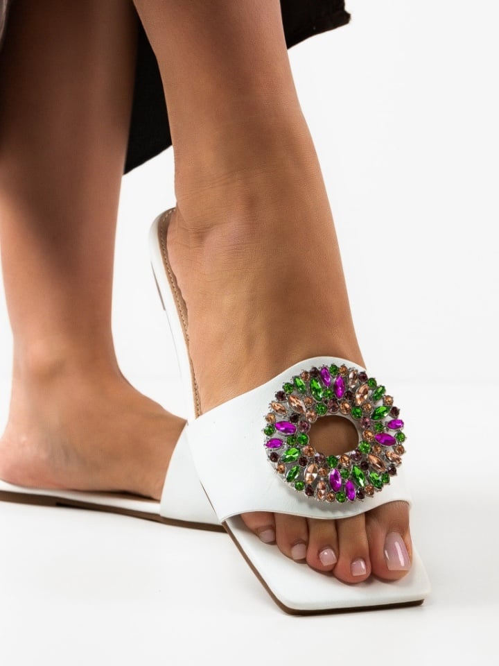 White flat slippers