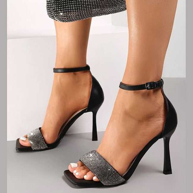 sandale-negre-cu-toc-bl6395-sd-681738.jpg