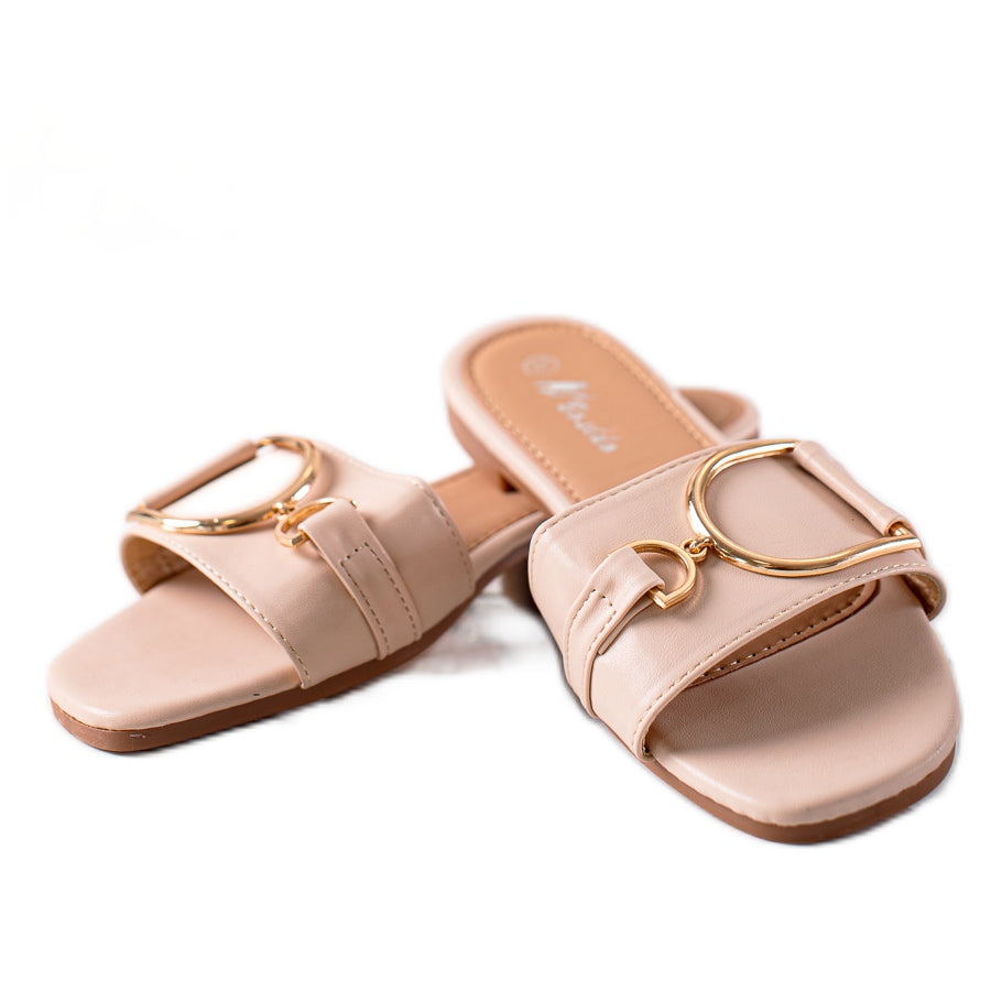 Beige flat slippers