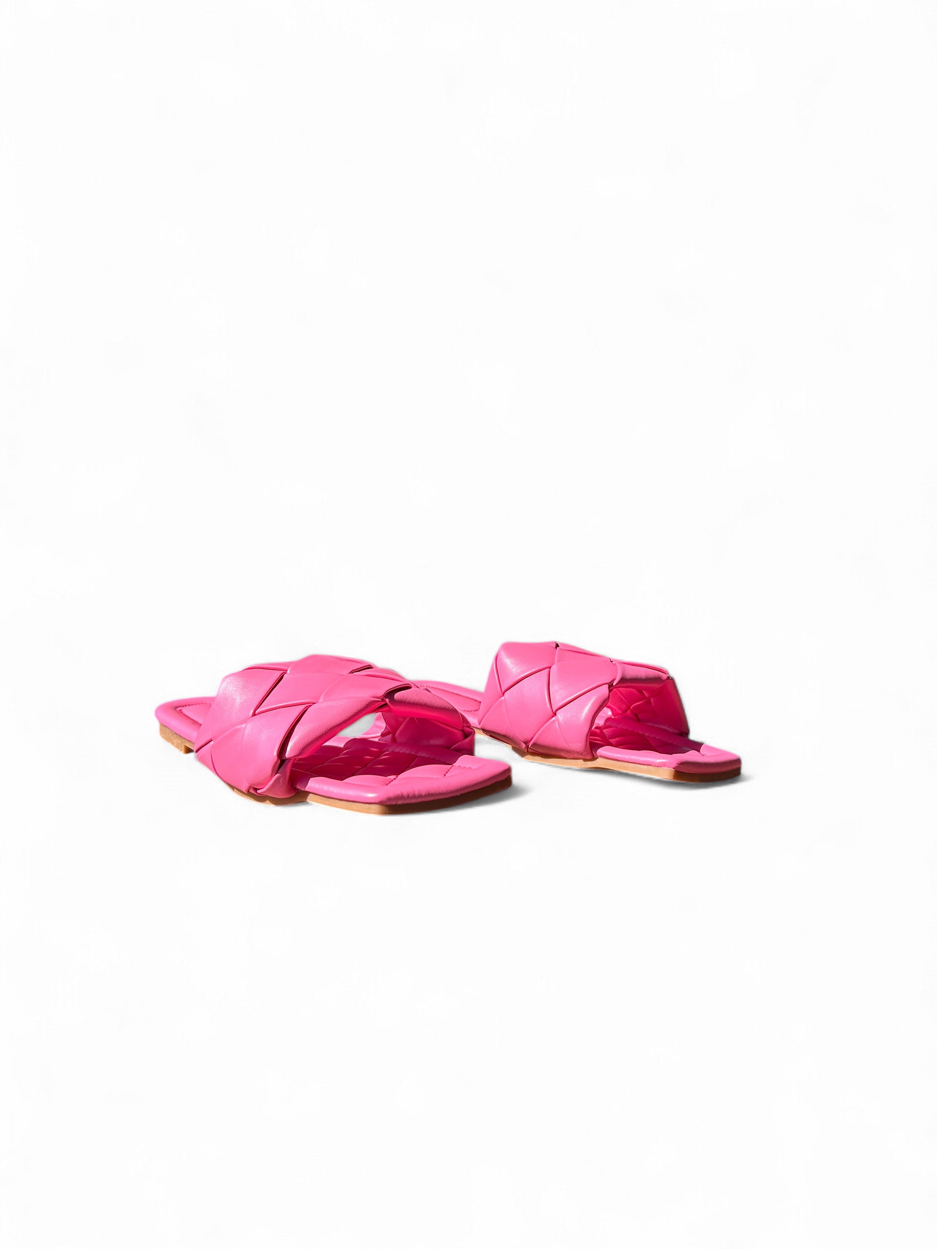 Pink ravne natikače