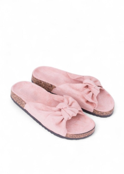 Pink flat slippers