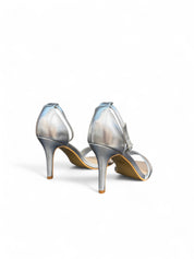 White sandals with a thin heel