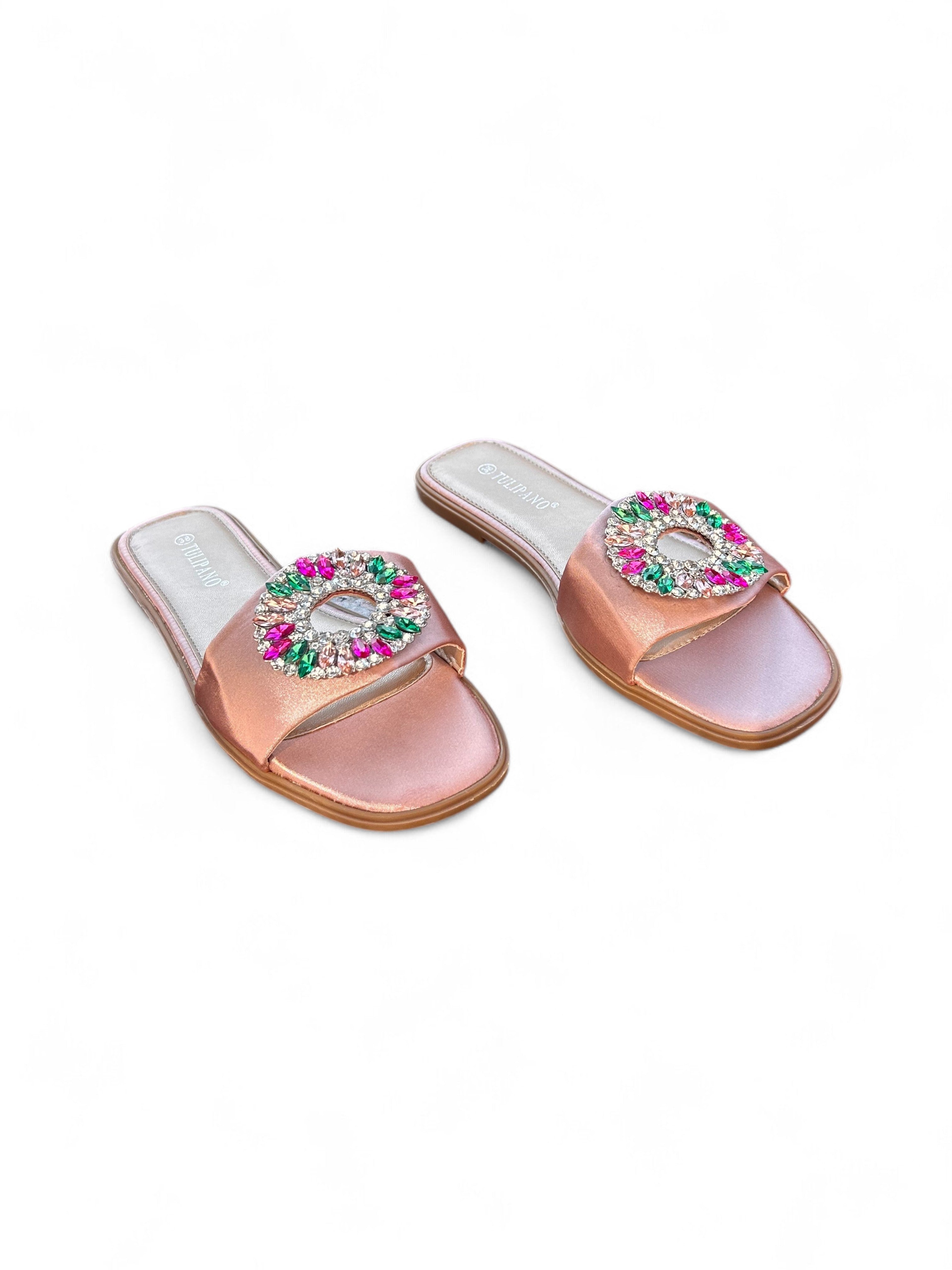 Black flat slippers