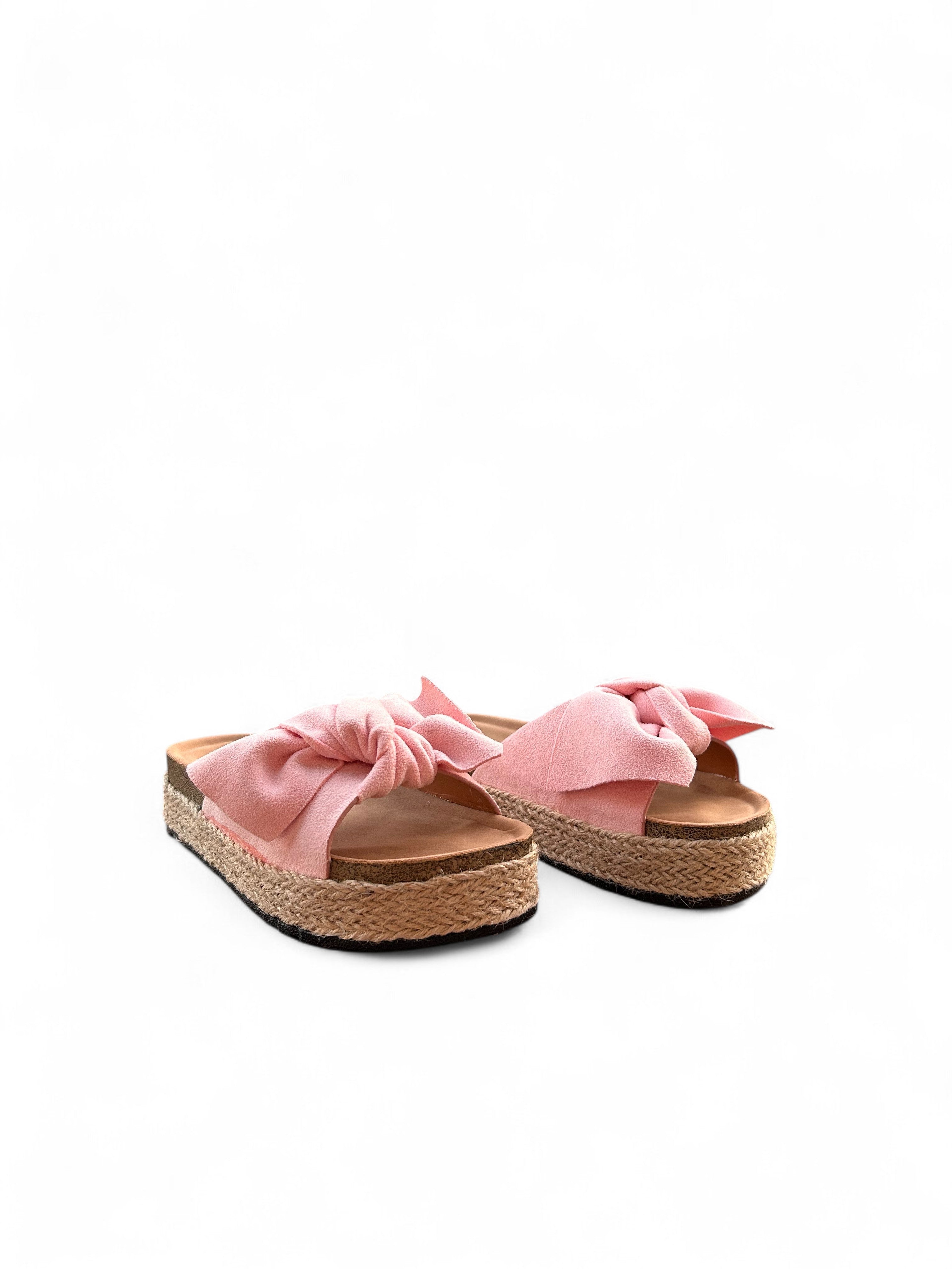 Pink ravne natikače s platformom