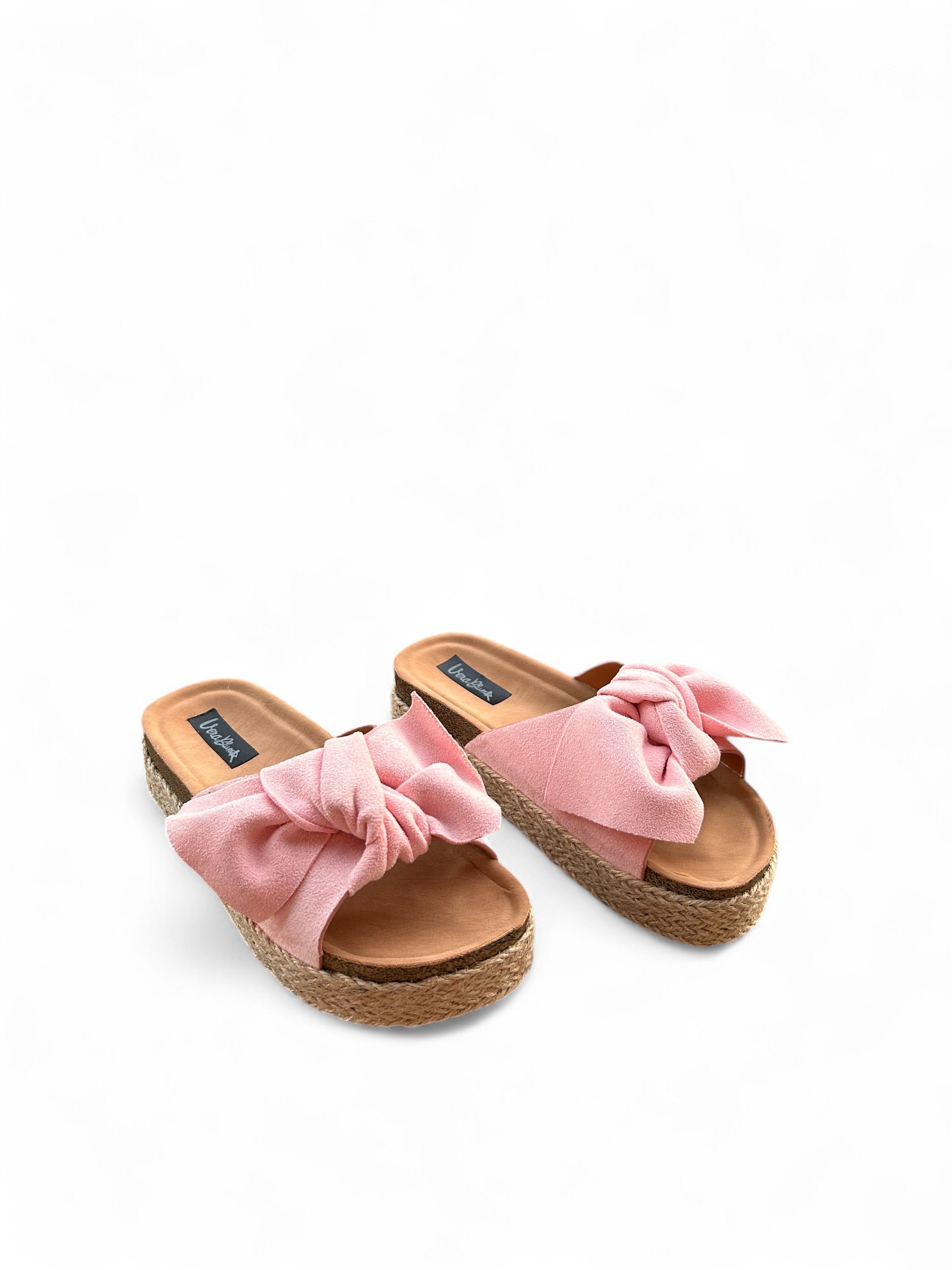 Pink ravne natikače s platformom